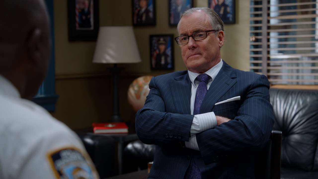 Brooklyn.Nine-Nine.S08E03.Blue.Flu.1080p.10bit.AMZN.WEB-DL.DDP5.1.HEVC-Vyndros.mkv_snapshot_17.09_[2