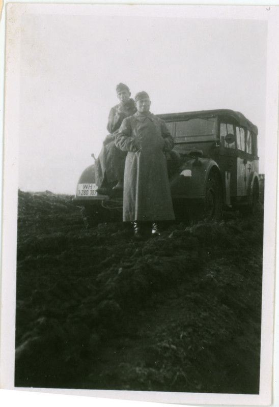 Foto SdKfz GD Abzeichen Stahlhelm,Kübelwagen Groß-Deutschland,Kommandeur