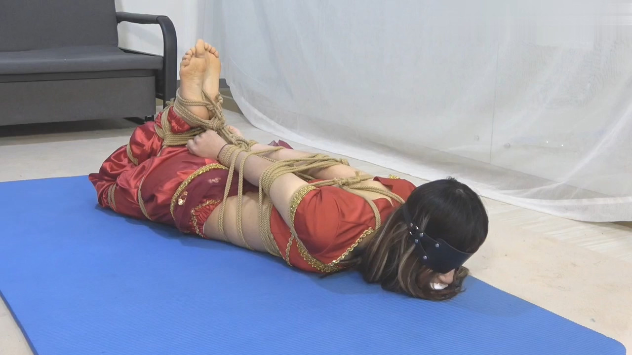 美束映画 定拍穿着“红色古装”的妹子的遭遇 2.mp4_20210323_092528.816