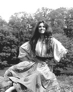 Caroline-Munro-c56