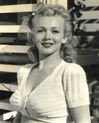 carole-landis-mc42