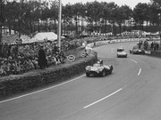 24 HEURES DU MANS YEAR BY YEAR PART ONE 1923-1969 - Page 33 54lm12-Jag-DType-S-Moss-P-Walker-8