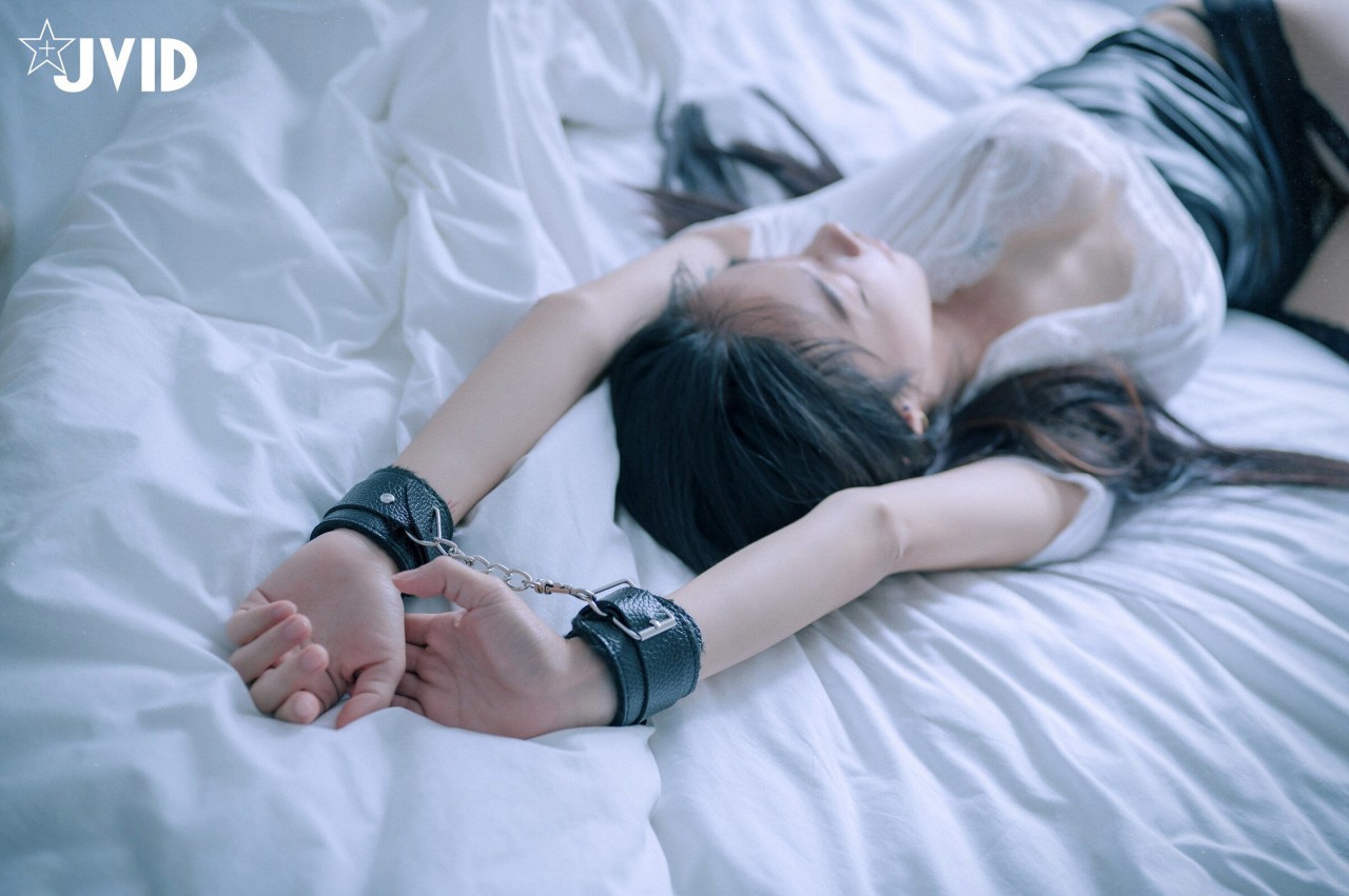 jvid 飘 飘《性感保险业务员》写真作品欣赏，较为性感的风格插图5