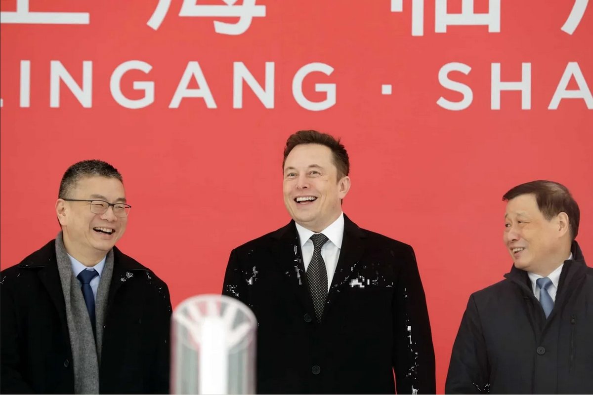 Elon Musk hará un viaje secreto a su planta de Tesla en China