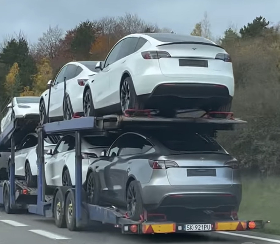 259039DD-50AB-42D2-B202-67C8F9A325AC