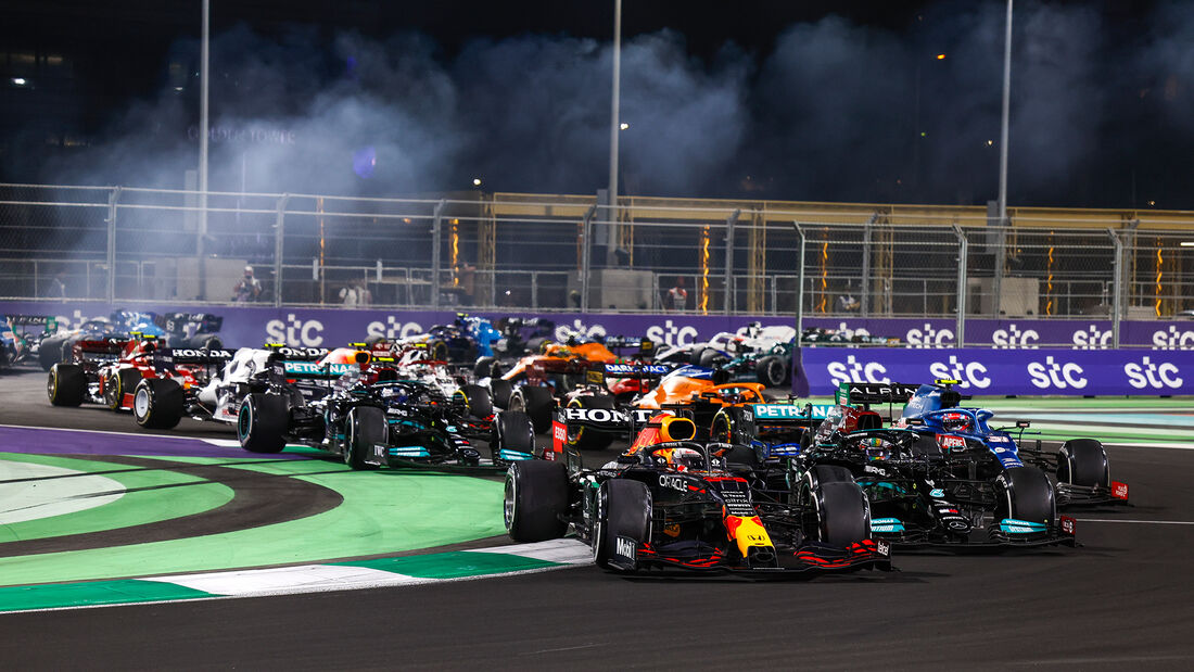 Max-Verstappen-Red-Bull-GP-Saudi-Arabien-2021-Jeddah-Rennen-169Gallery-c18881d-1856889