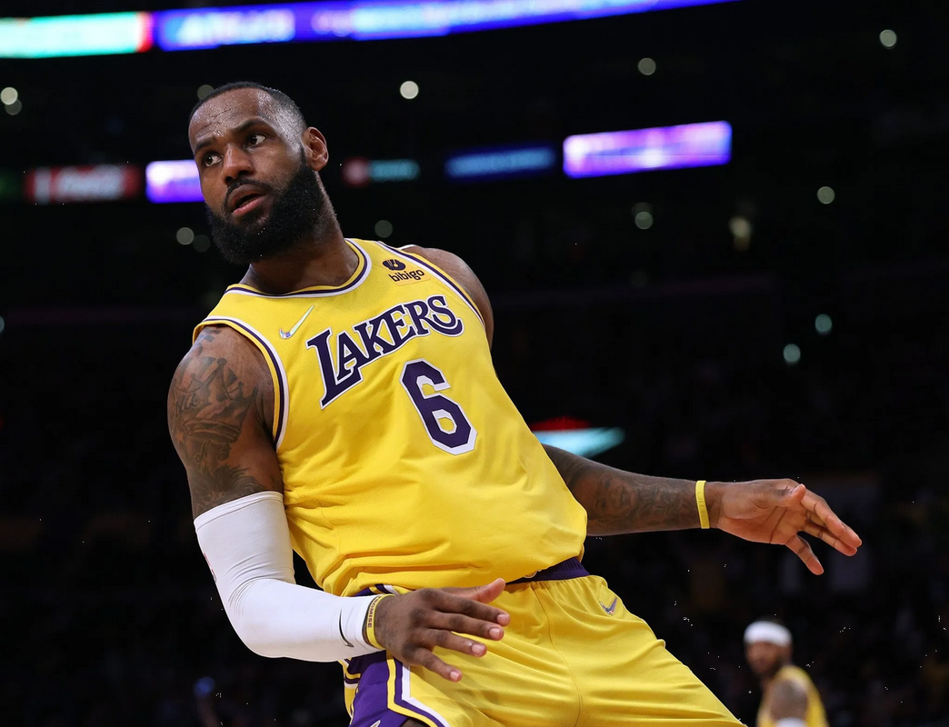 'Me queda mucho': LeBron James dice que aún no tiene planes de retirarse