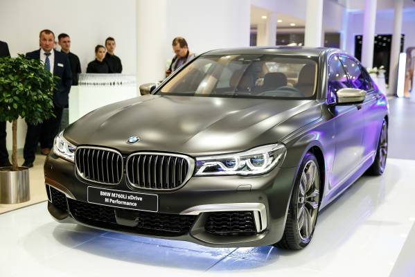 В Санкт-Петербурге состоялось открытие нового дилерского центра концерна BMW В Санкт-Петербурге состоялось открытие нового дилерского центра концерна BMW