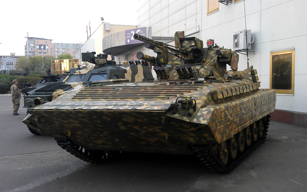 BMP-1-UM-right-front-view.jpg