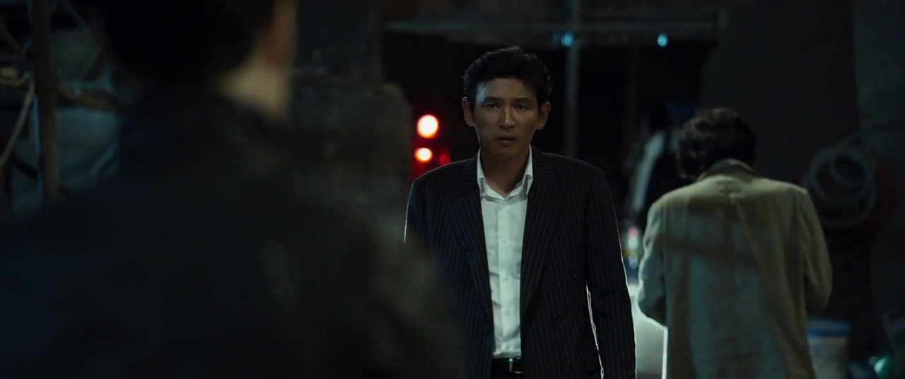 Veteran 2015 BluRay [Hindi + Tamil + English + Korean] 480p 720p ESub Screenshot