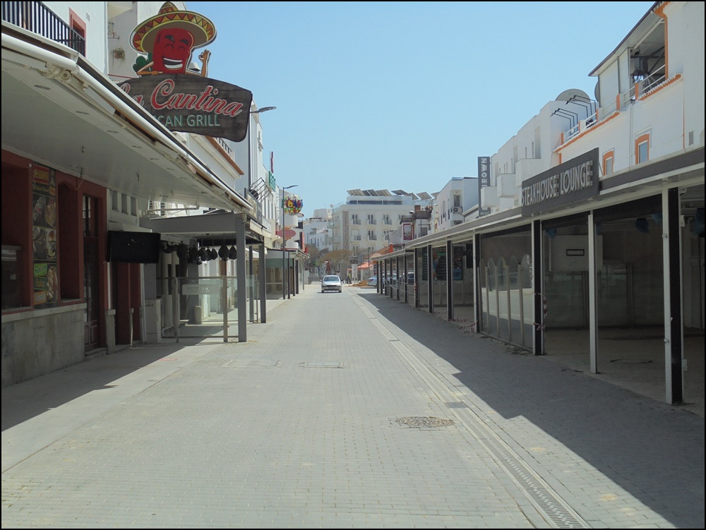 Albufeira-old-town-centre-040421-1
