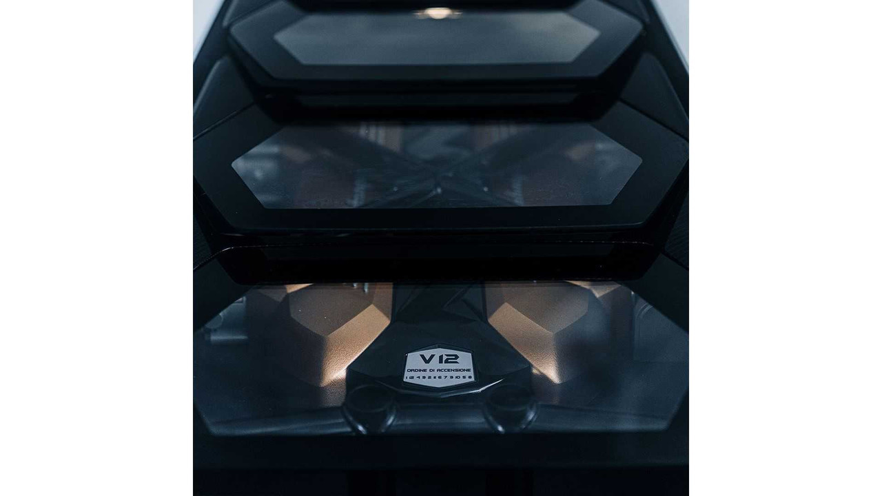 lamborghini-countach-instagram-teasers-engine.jpg