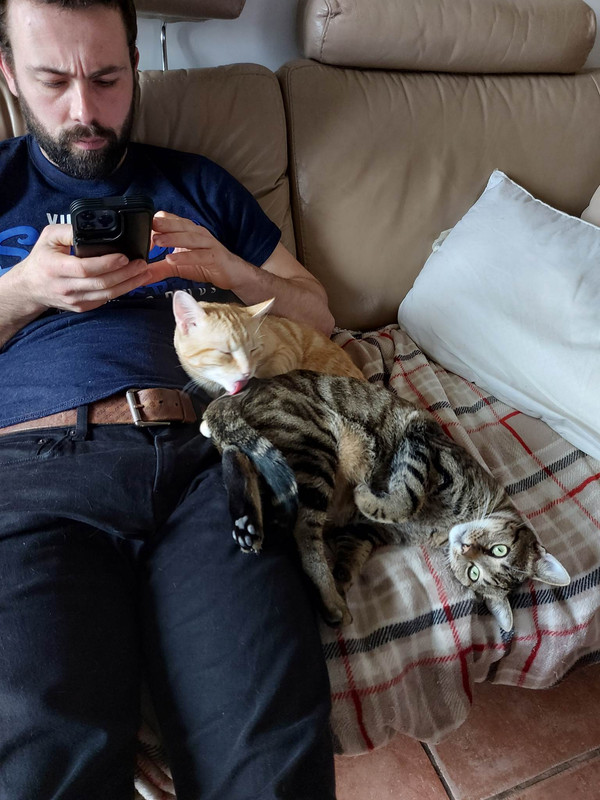 received_594352419430662