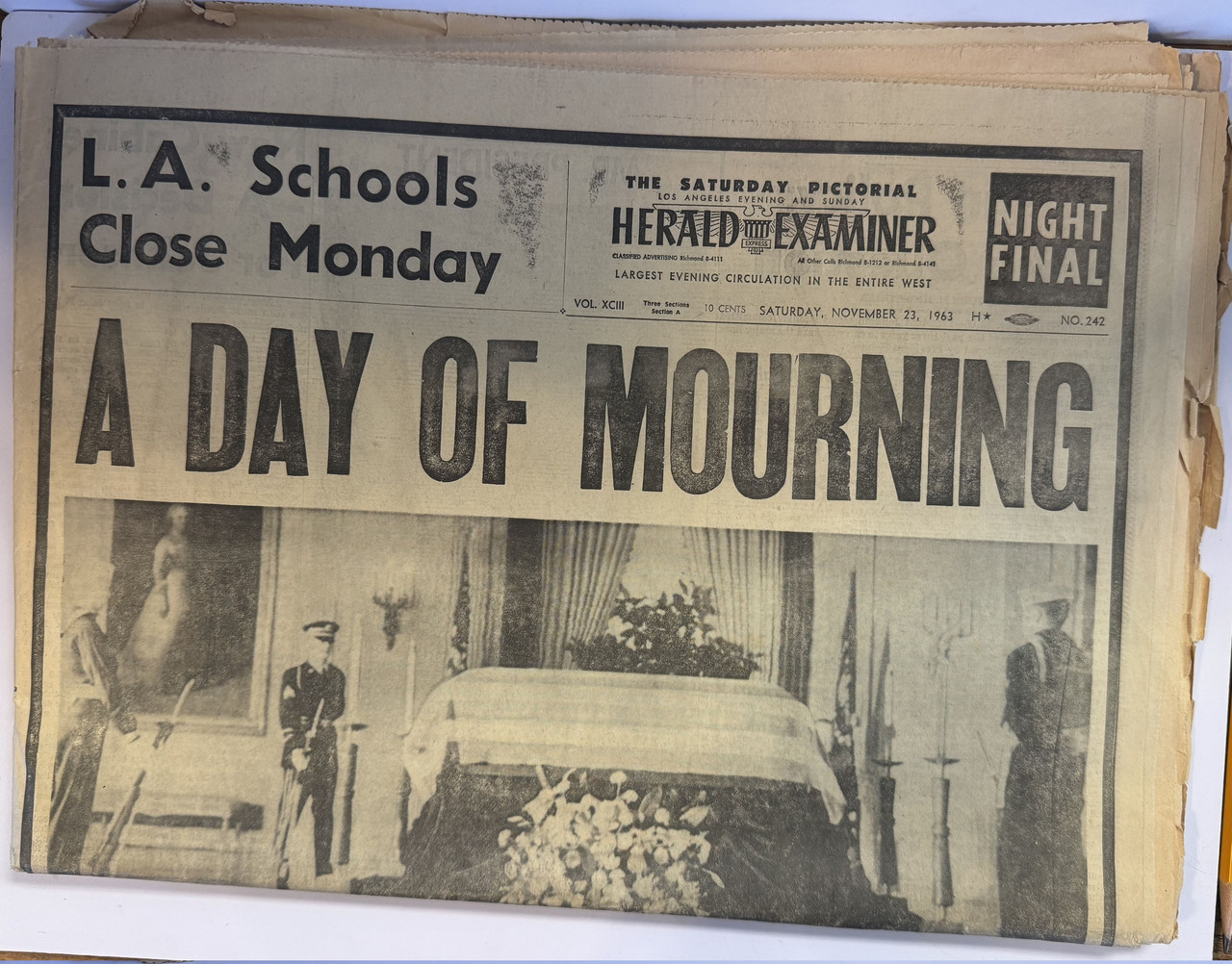 Herald Examiner, Saturday, November 23, 1963. A Day Of Mourning