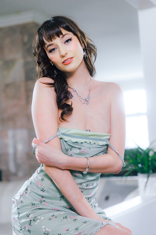 Lana Smalls - Stepbro Takes Lana’s V-Card (2025) TeamSkeet 1080p