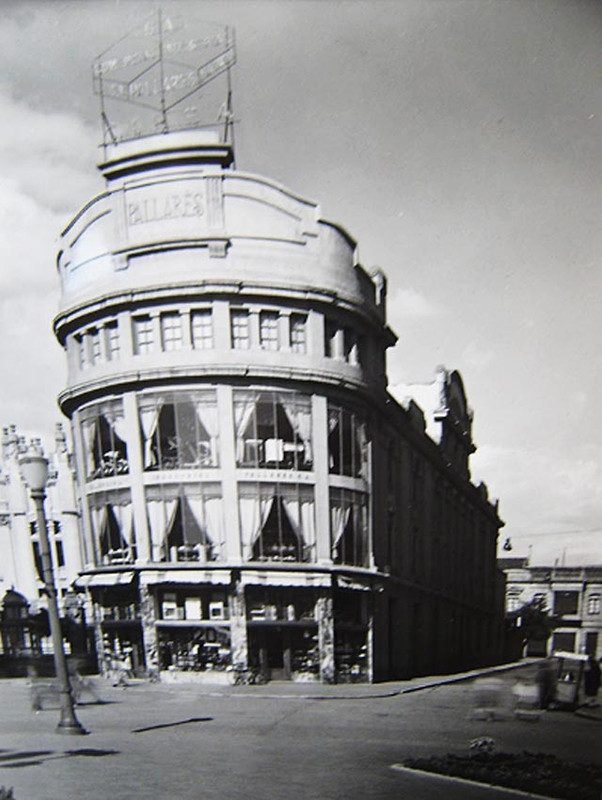 Almacenes Pallarés terminado (hoy es el Museo de León).
