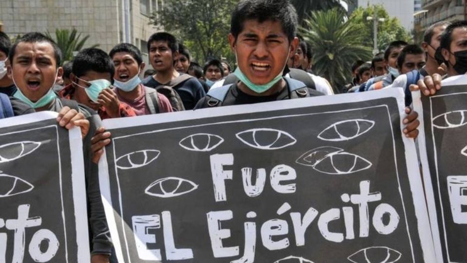 AMLO respalda a Gertz Manero: Asegura que titular de la FGR colabora en el Caso Ayotzinapa