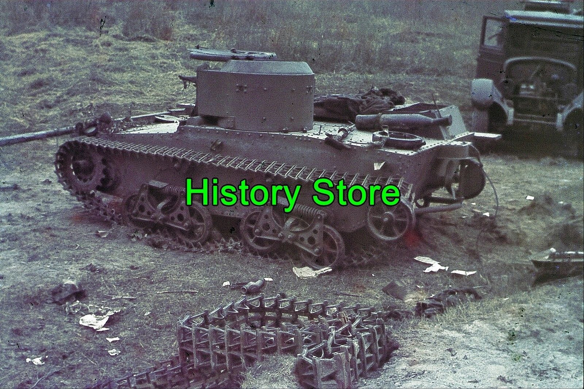 Zerstörter russischer Panzer und LKW