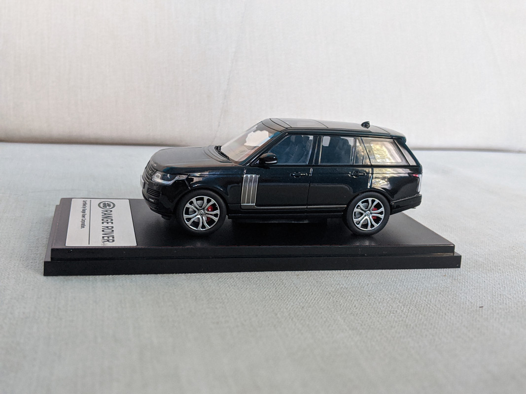 00100dPORTRAIT_00100_BURST20200809092027336_COVER