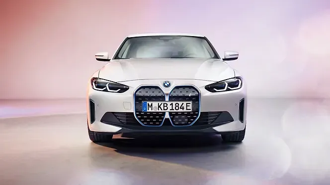 BMW i4 Outline 