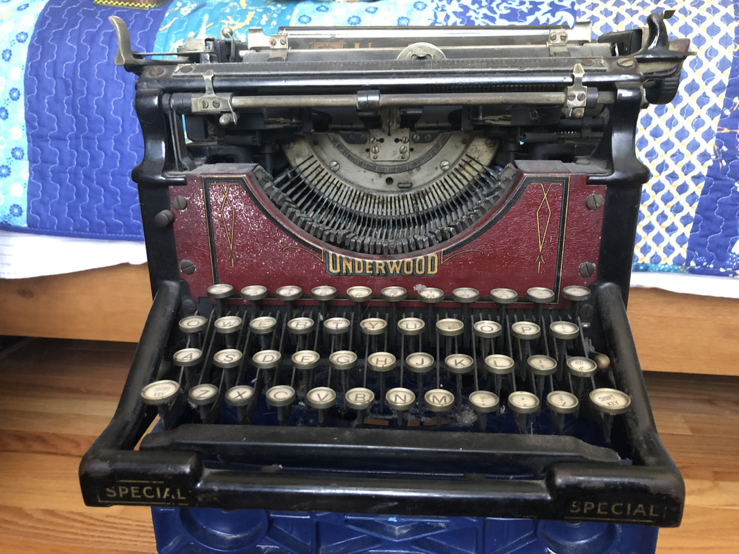 9C7190C0-E873-40DF-8D8A-13F64946797F