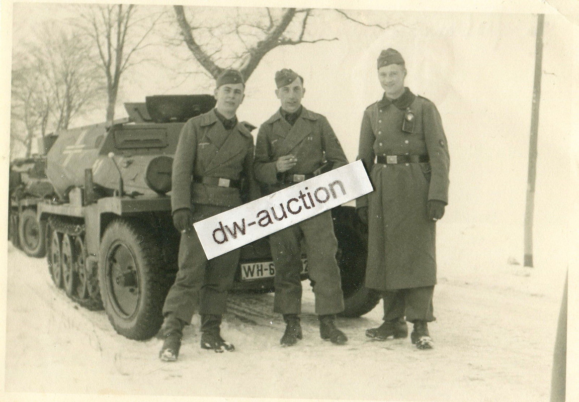 SdKfz Halbkette Sturmgeschütz Abt. mit Besatzung