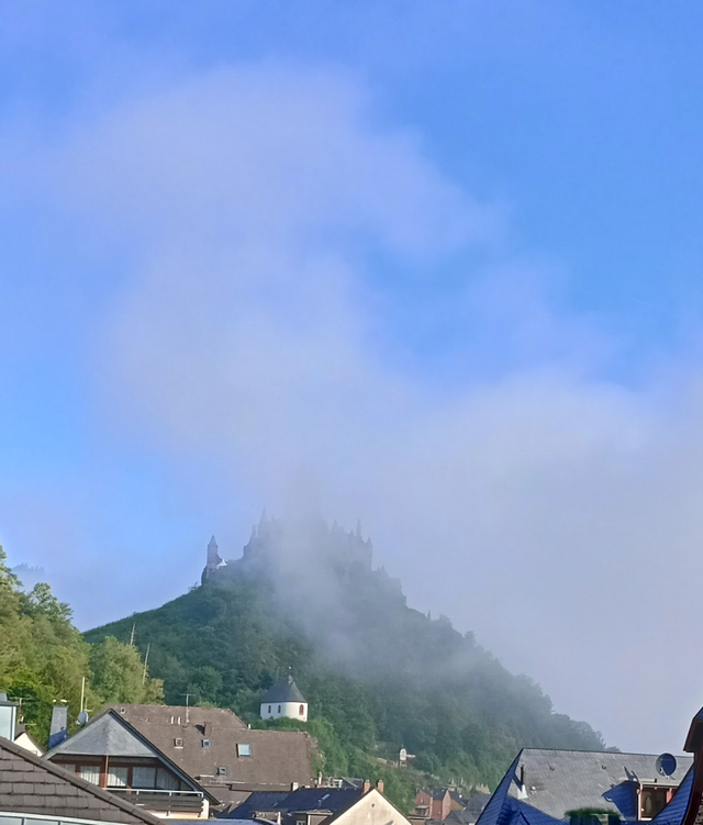 Cochem, Reichsburg im Nebel Cochem, Reichsburg im Nebel