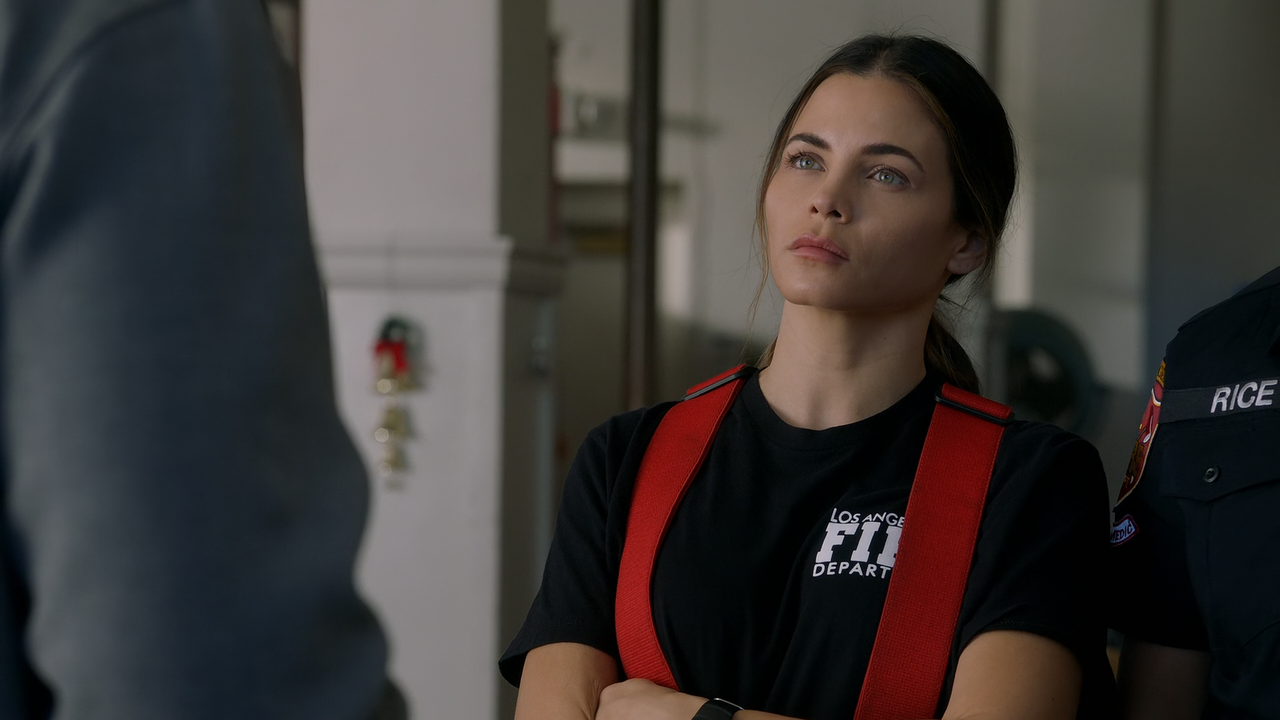 The.Rookie.S04E10.Heart.Beat.1080p.10bit.AMZN.WEB-DL.DDP5.1.HEVC-Vyndros.mkv_snapshot_11.41_[2022.01