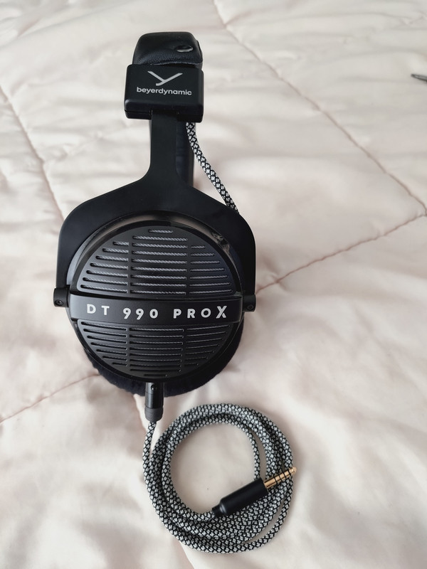 DT 990 Pro x 1