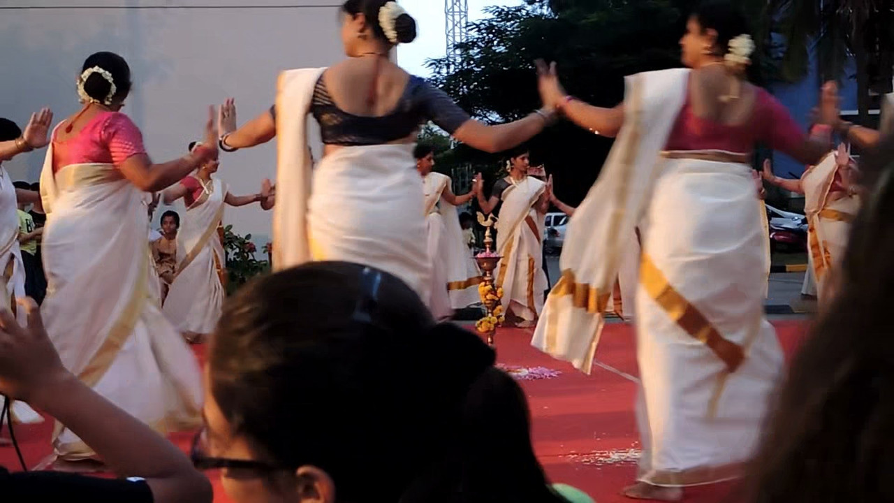 Auntie Big Navel.mkv_snapshot_00.26.721