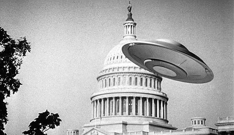 HUGH-MARLOWE-EARTH-VS-FLYING-SAUCERS-2-FOTOR.jpg