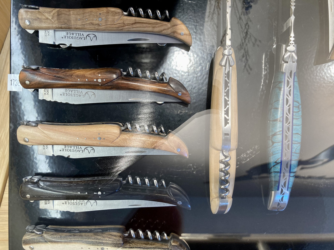 323AB91A-3AAA-4C16-A1A5-696512A9FA6E