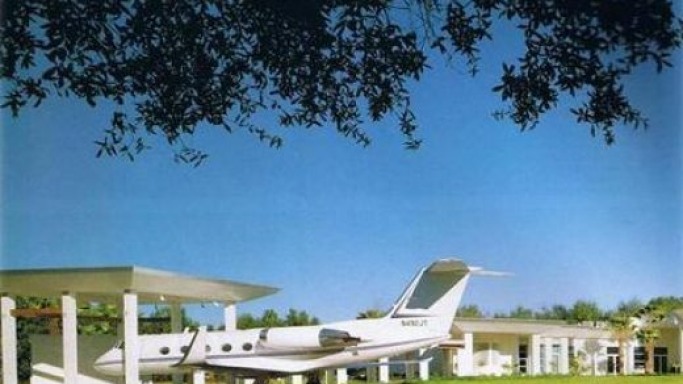 3 Gulfstream Jets