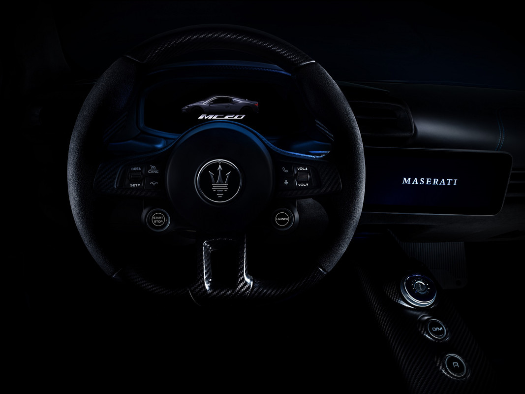 38_Maserati_MC20_interior