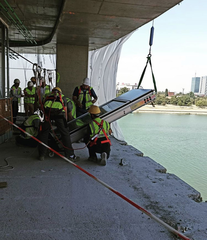 B1A0B6FA-AF2F-473F-9BA5-5B828062199E