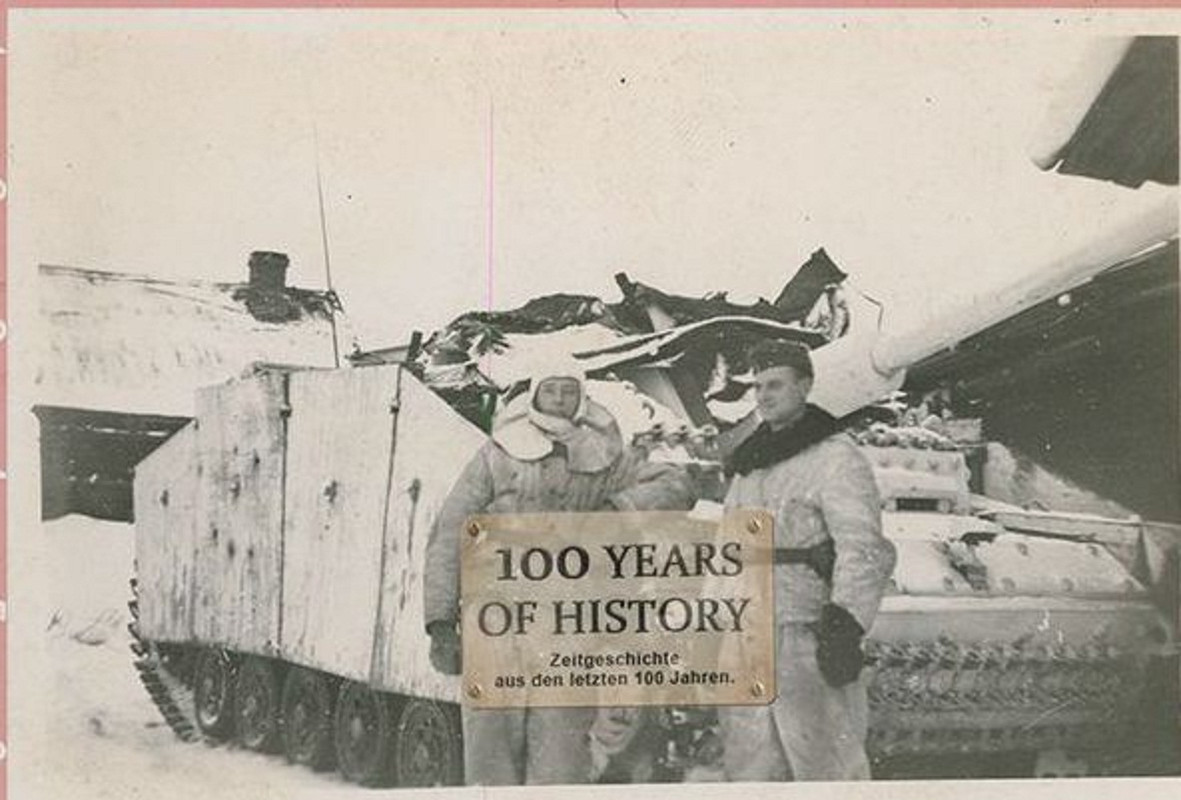 Orig. Foto Panzer Tank mit Seitenschürzen Soldat