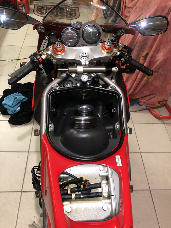 EAF71D28-1868-402F-8D69-1C8E403A97E5