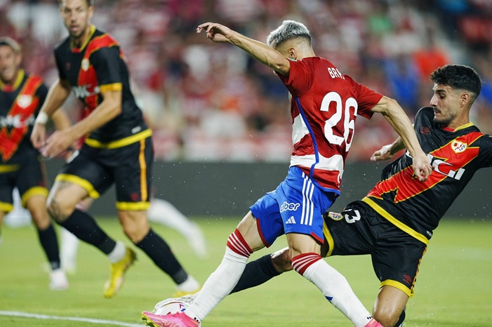 Granada vs Vallecano, 01h00 ngày 07/01