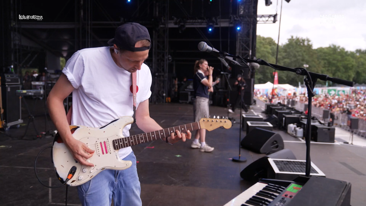 mpv-shot_JULI-Lollapalooza.Berlin.2025.WEB-DL.1080p.AVC-Нечипорук_00_17_45_0005