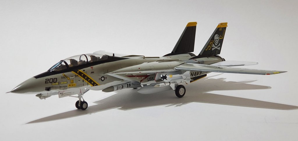 日本割フジミ　1/72 F-14A トムキャット　VF-84 ジョリーロジャース 完成品 完成品