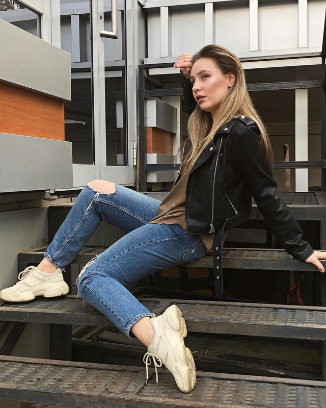 D03DD6E5-33F9-4418-9BC0-4DE12F5B0626