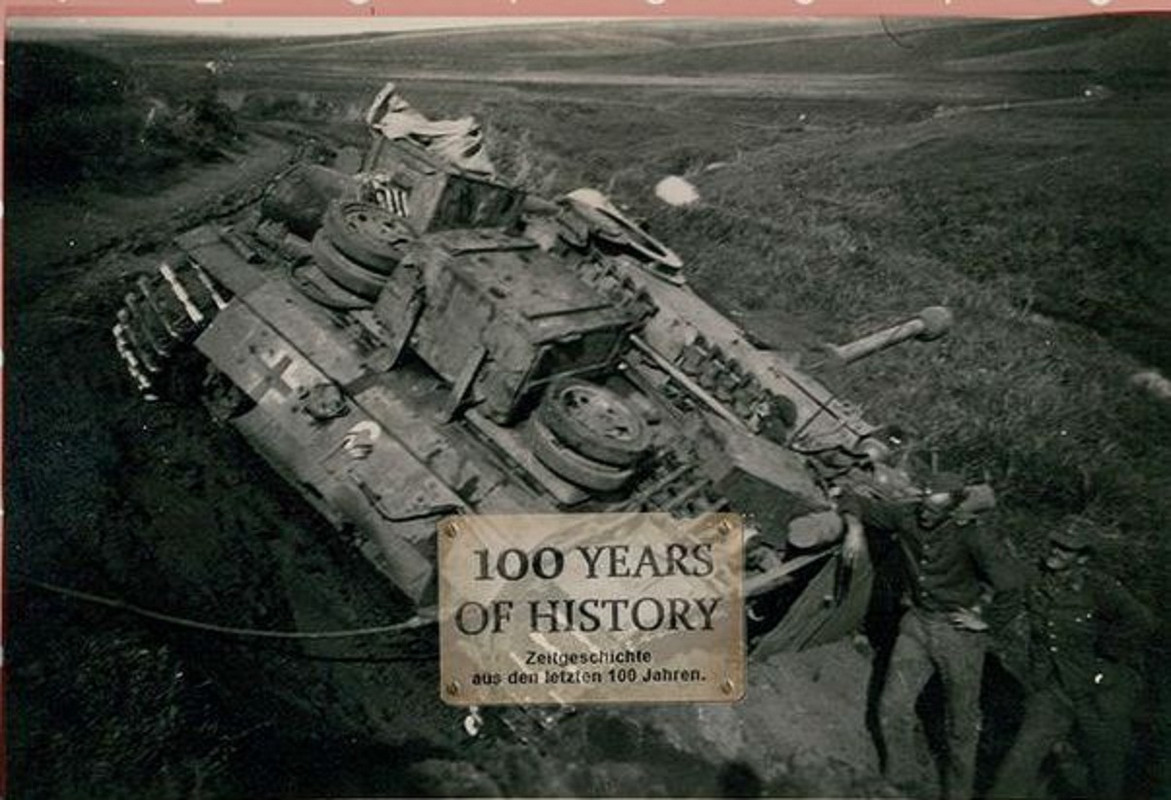 Orig. Foto Panzer Tank mit Seitenschürzen Soldat