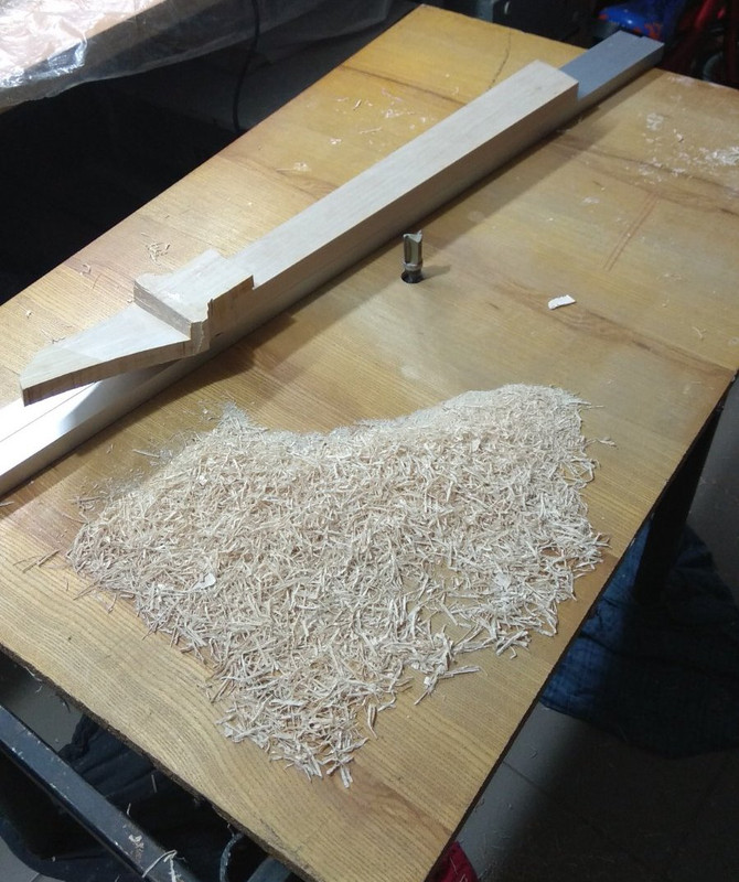 41 Фрезеровка контура грифа 1