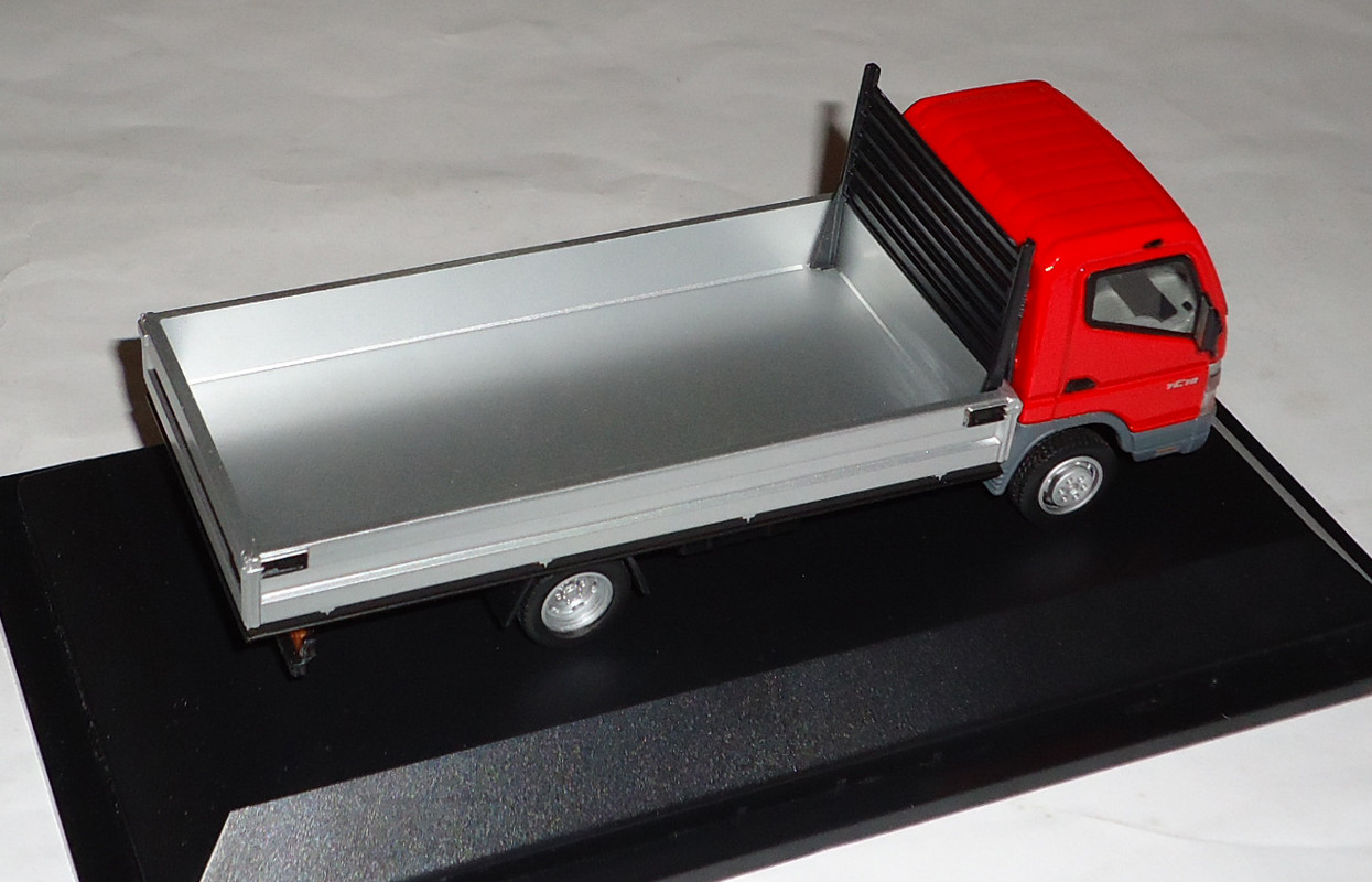 Mitsubishi-Fuso-Canter-7C18 1