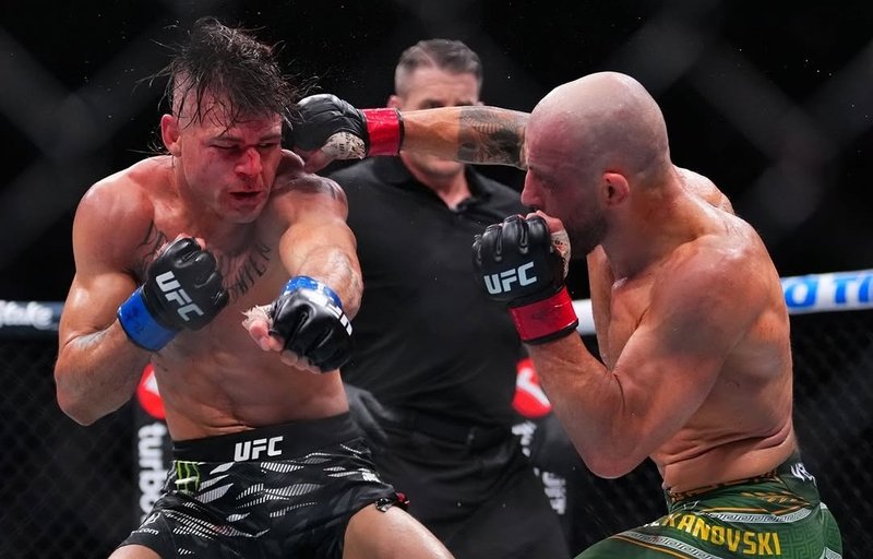 Александър Волкановски си тръгва с $2 милиона от UFC 314
