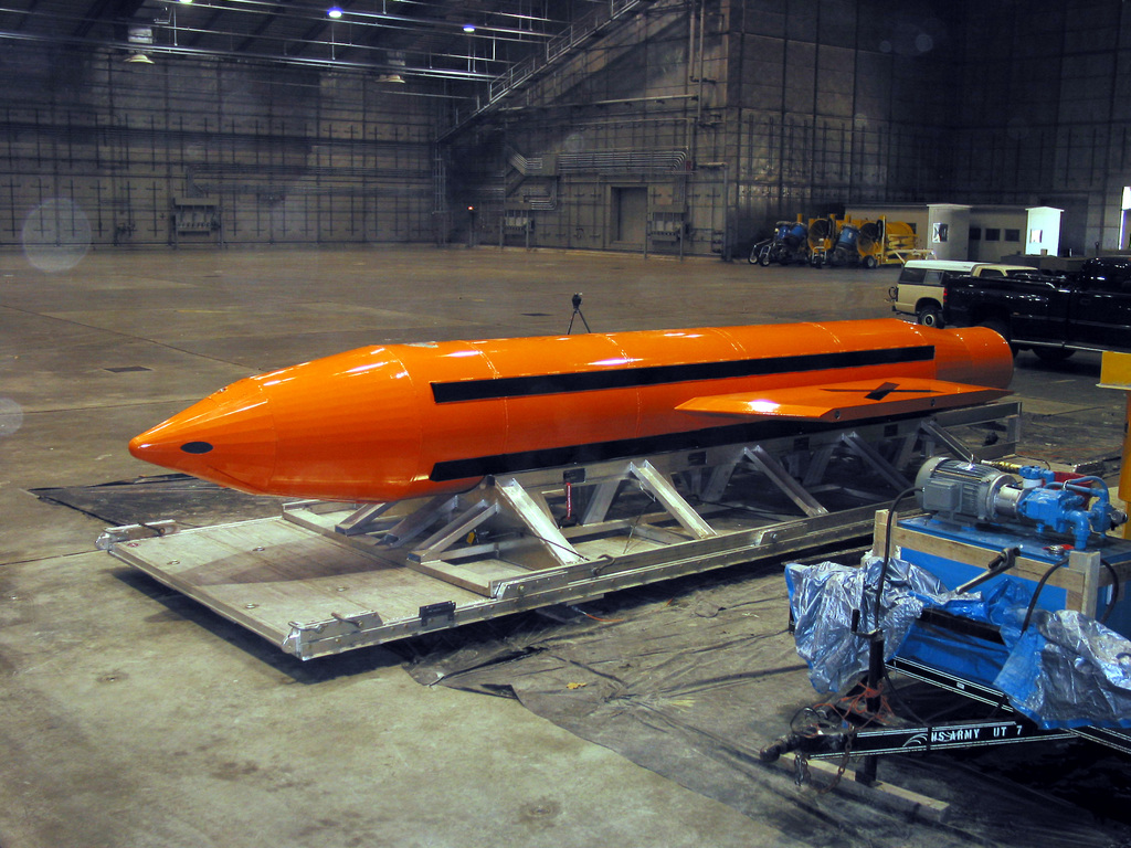 MOAB_bomb