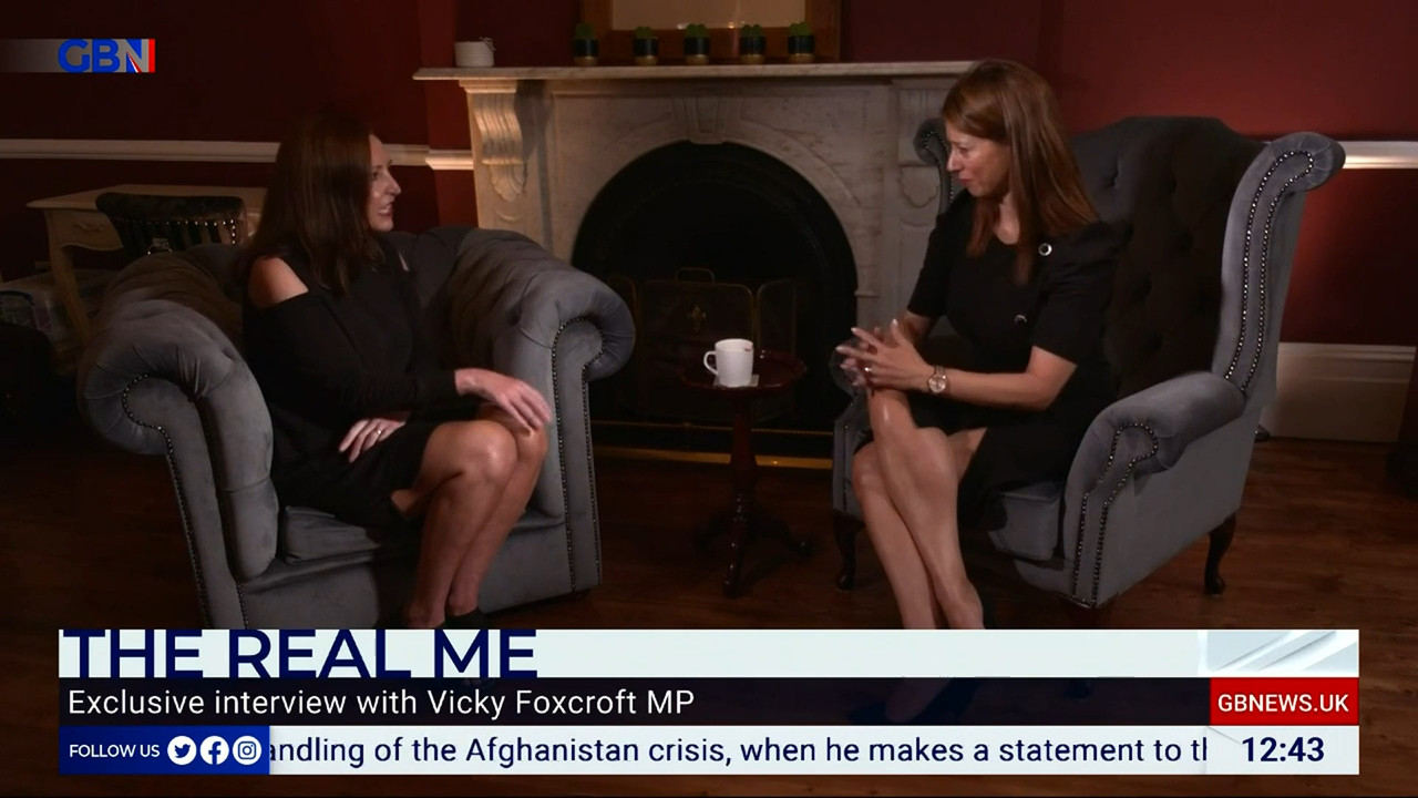 09.06 - 12.00.00 - The Briefing Lunchtime with Gloria De Piero. Your ....ts_snapshot_44.10.507