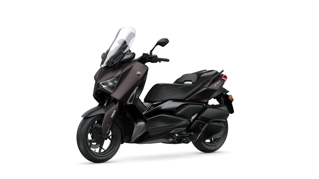 2024-Yamaha-XMAX300-ASP-EU-Dark-Magma-Studio-007-03.jpg