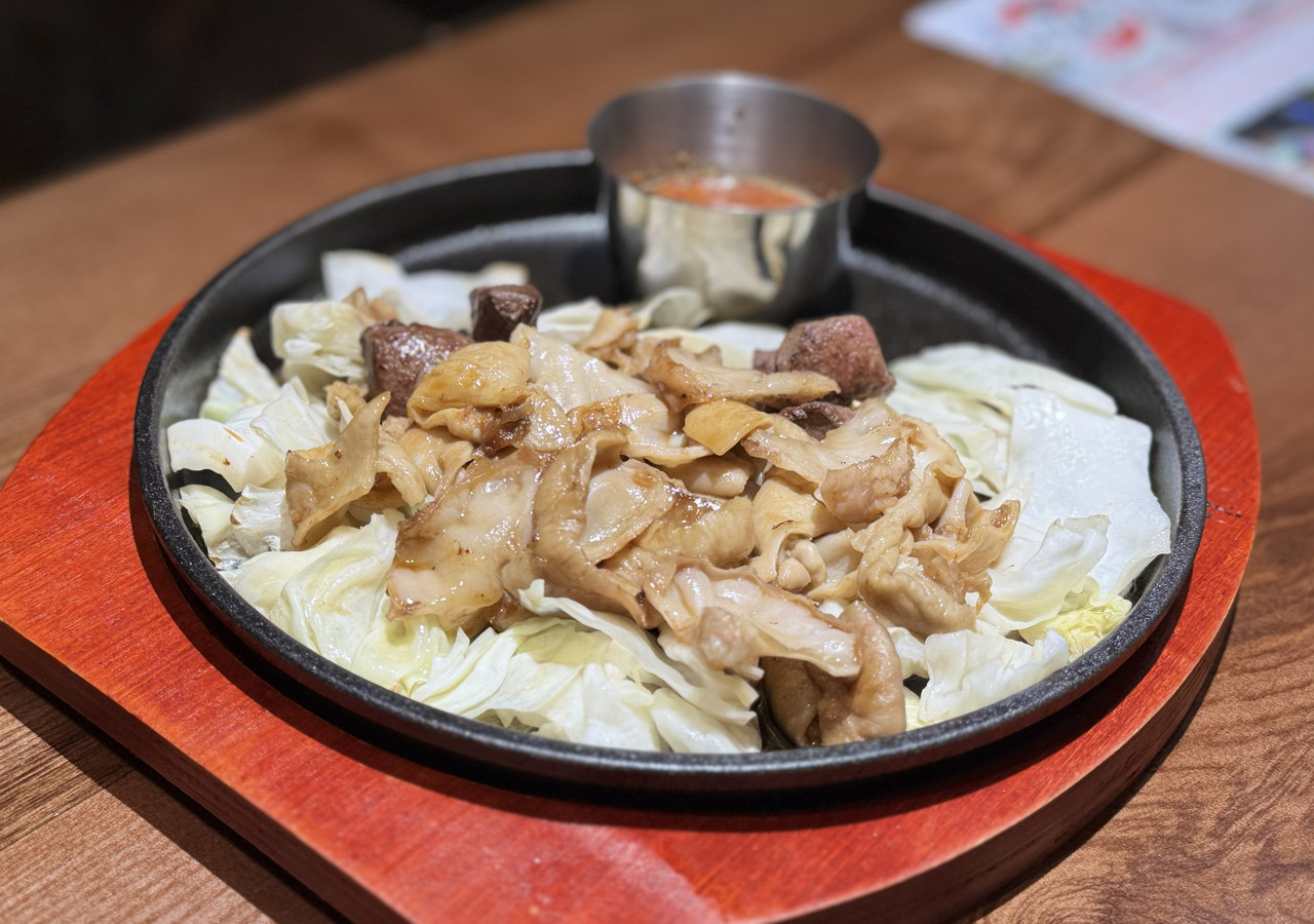 大阪名物 鉄板ホルモン焼き