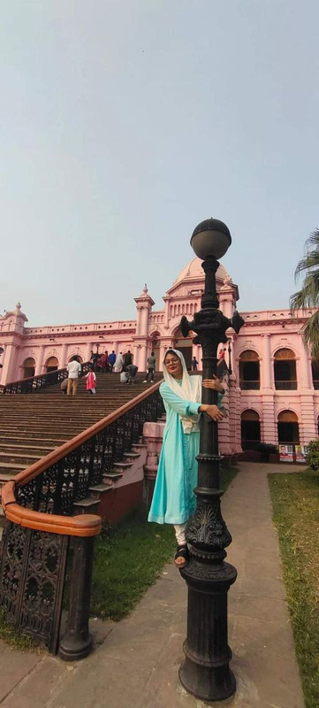 photo 6080048158143614459 y